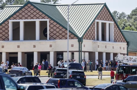 Cuatro muerto y 30 heridos deja tiroteo en escuela de Georgia