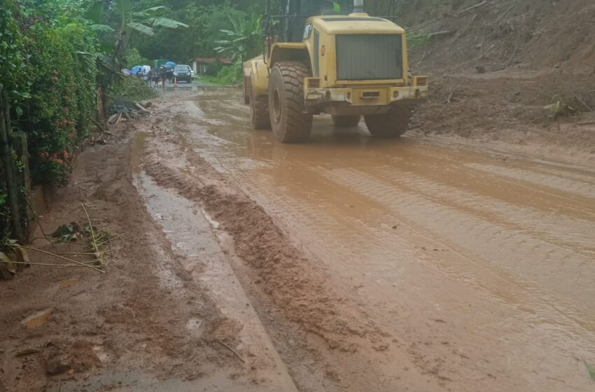  El MOP atiende puntos críticos azotados por las lluvias