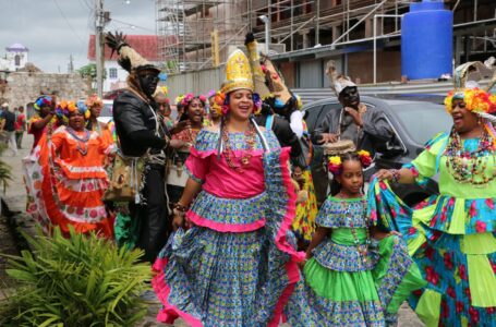 Preparan el Desfile de La Pollera Congo en Colón