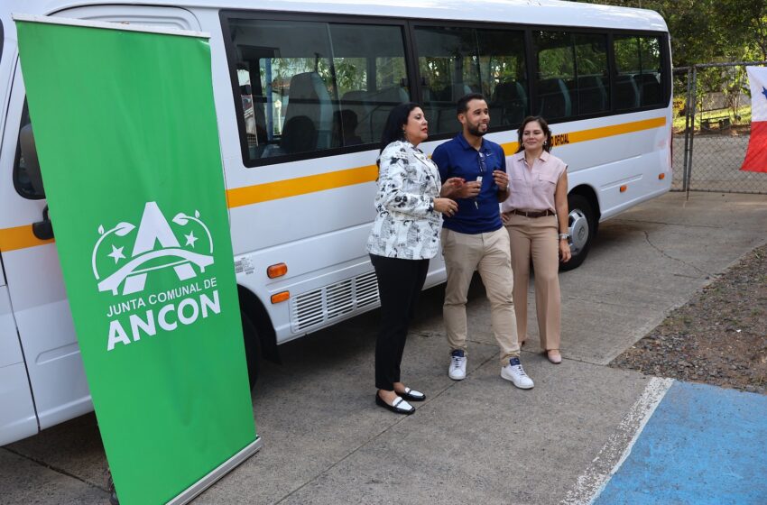  Nuevo autobús para la Junta Comunal de Ancón