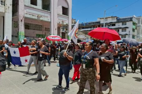 Marcha de Colón apoya la autonomía universitaria