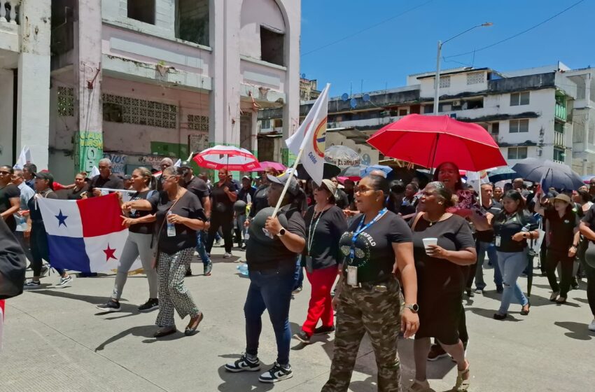 Marcha de Colón apoya la autonomía universitaria