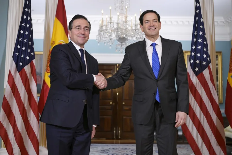 España defiende gasto en defensa, EE.UU. le pide hacer más