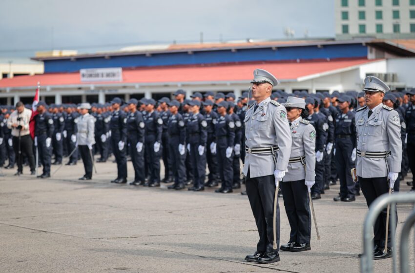  Juramentan a 892 nuevos agentes de la Policía Nacional