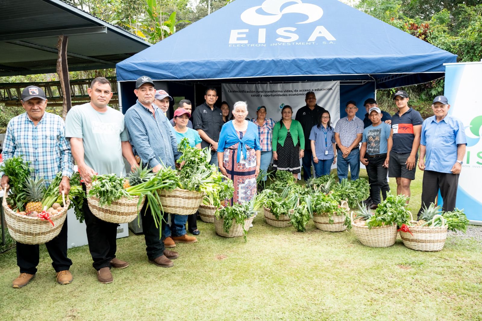 Energía eléctrica llega a comunidad olvidada en Chiriquí, OER y EISA en Palmarito
