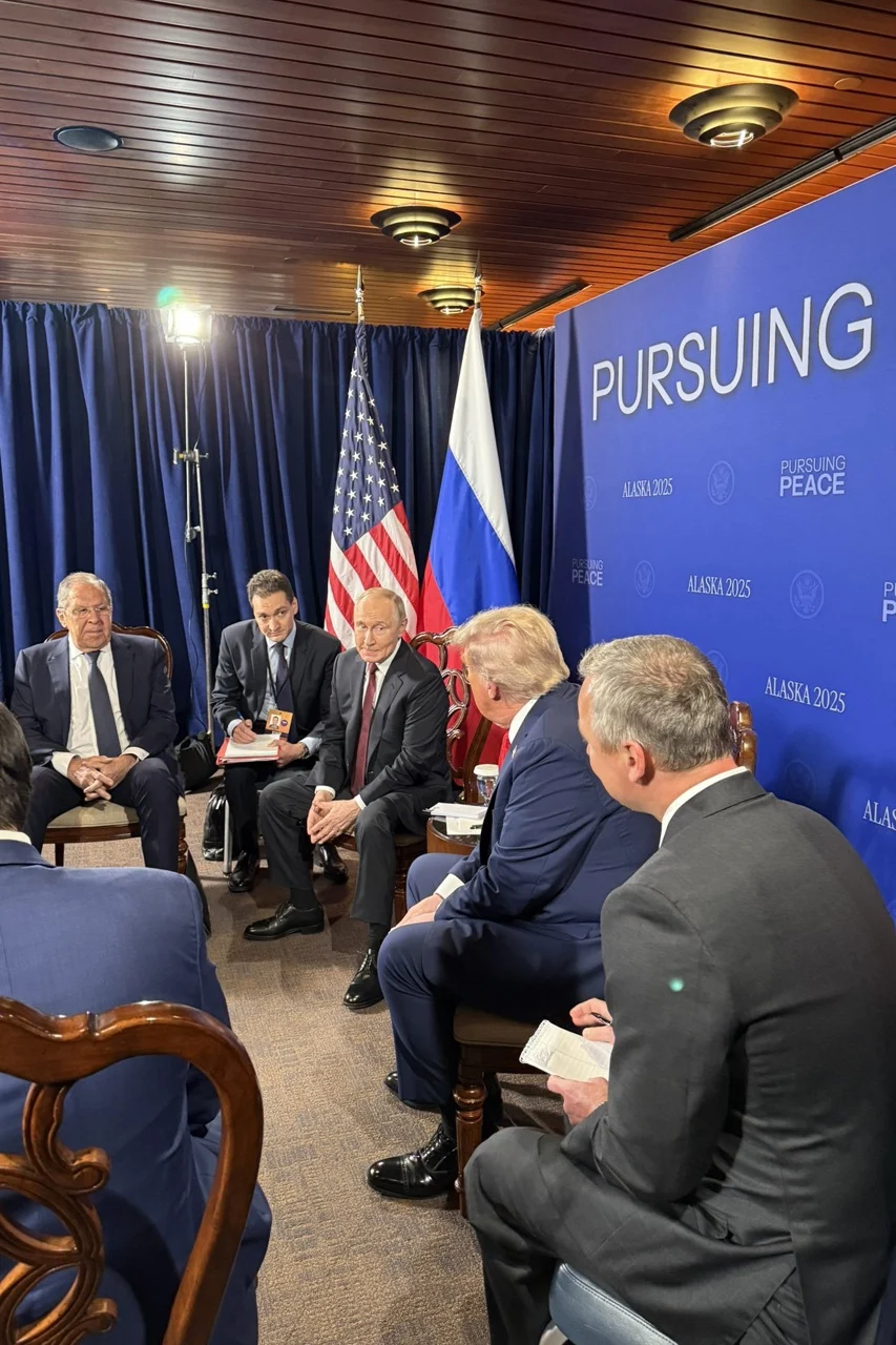 Presidentes Trump y Putin en reuniones de paz para Ucrania