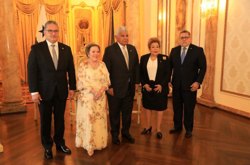  Nuevos magistrados Agurto y Villalobos toman posesión