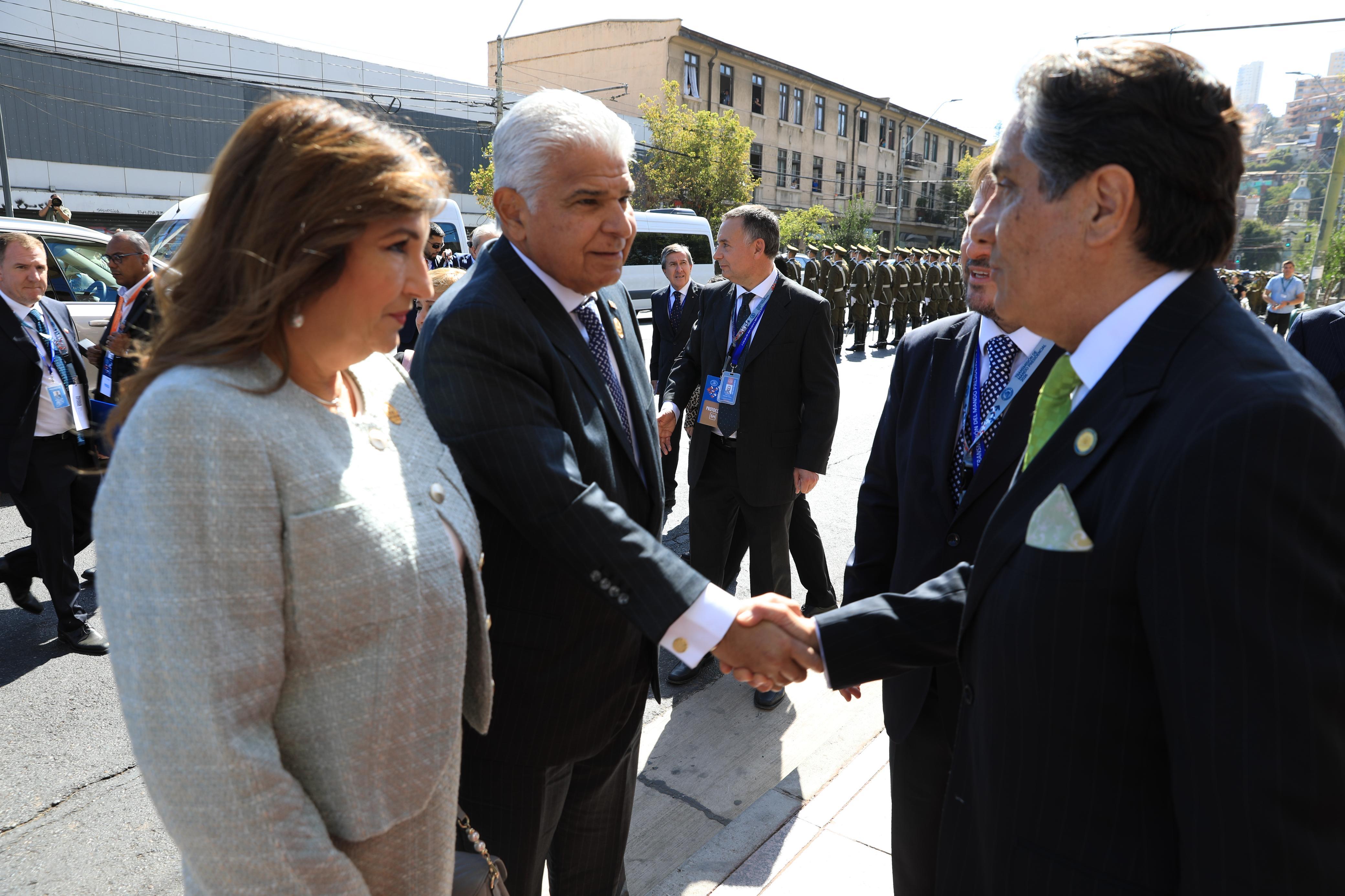 Presidente Mulino asiste a la transmisión de mando de Kast en  chile