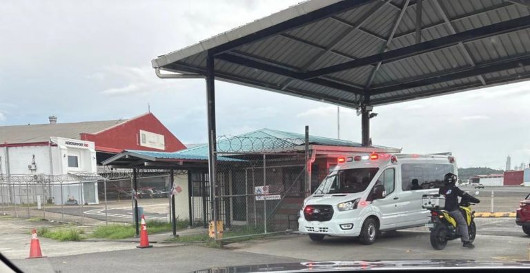 Comunidad Aeronáutica de Albrook en "Zozobra":