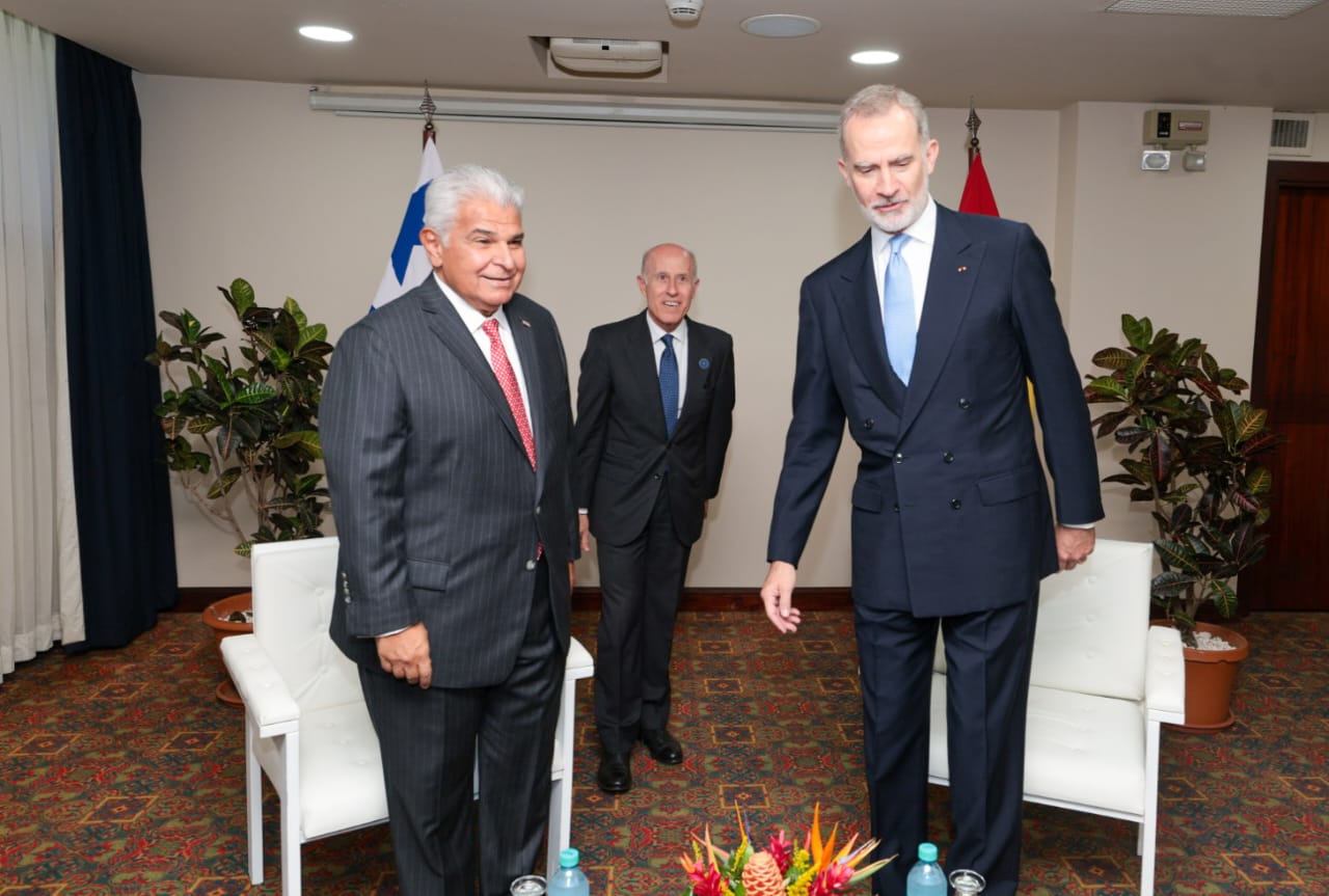 Presidente Mulino sostiene reunión con el rey de España en Costa Rica