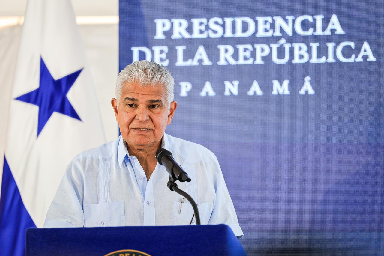 Presidente Mulino cuestiona la corrupción y subraya su gobierno no auspicia  botellas