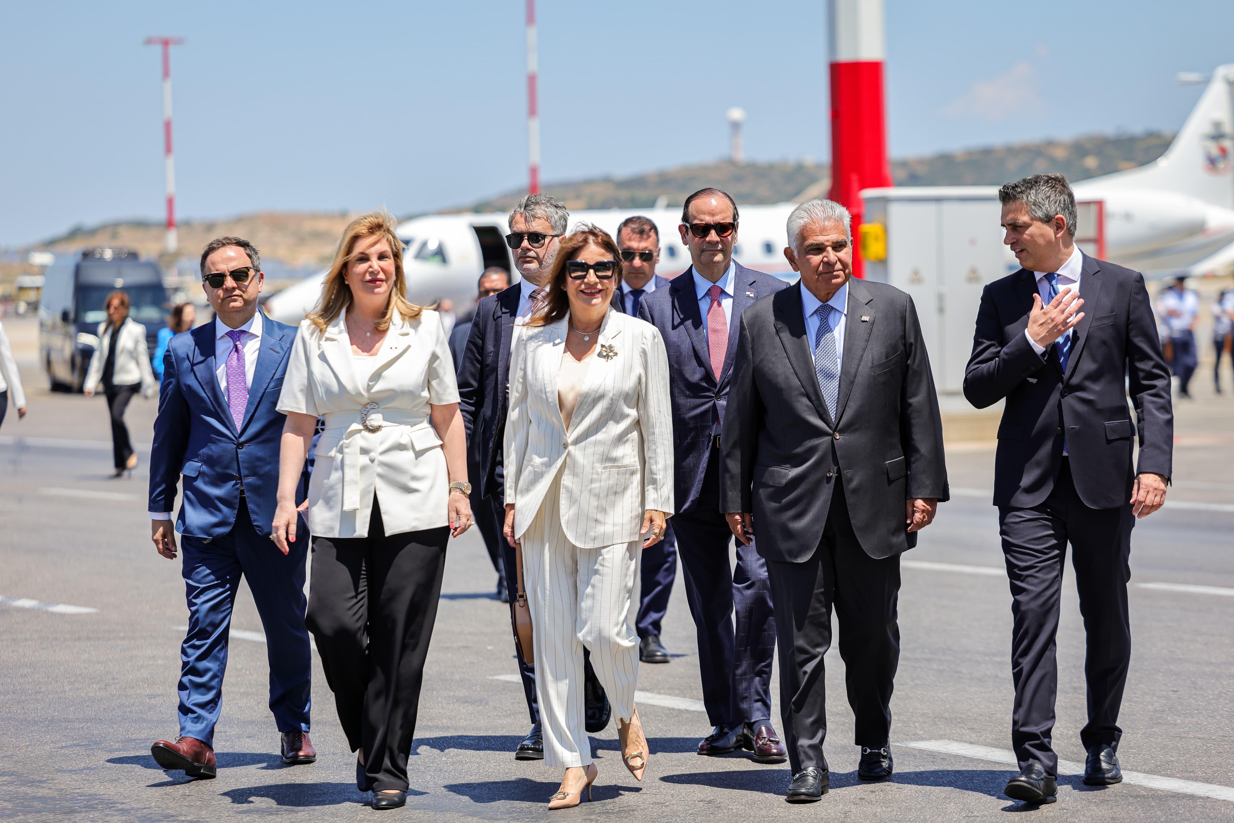 Presidente Mulino llega a Grecia, se reunirá con empresarios y autoridades