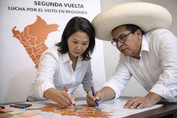 Keiko Fujimori lidera sondeos en elecciones presidenciales de Perú