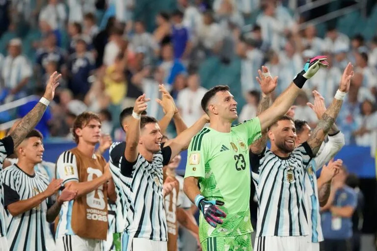 Argentina logra sufrida victoria de 3-2 frente a Cabo Verde