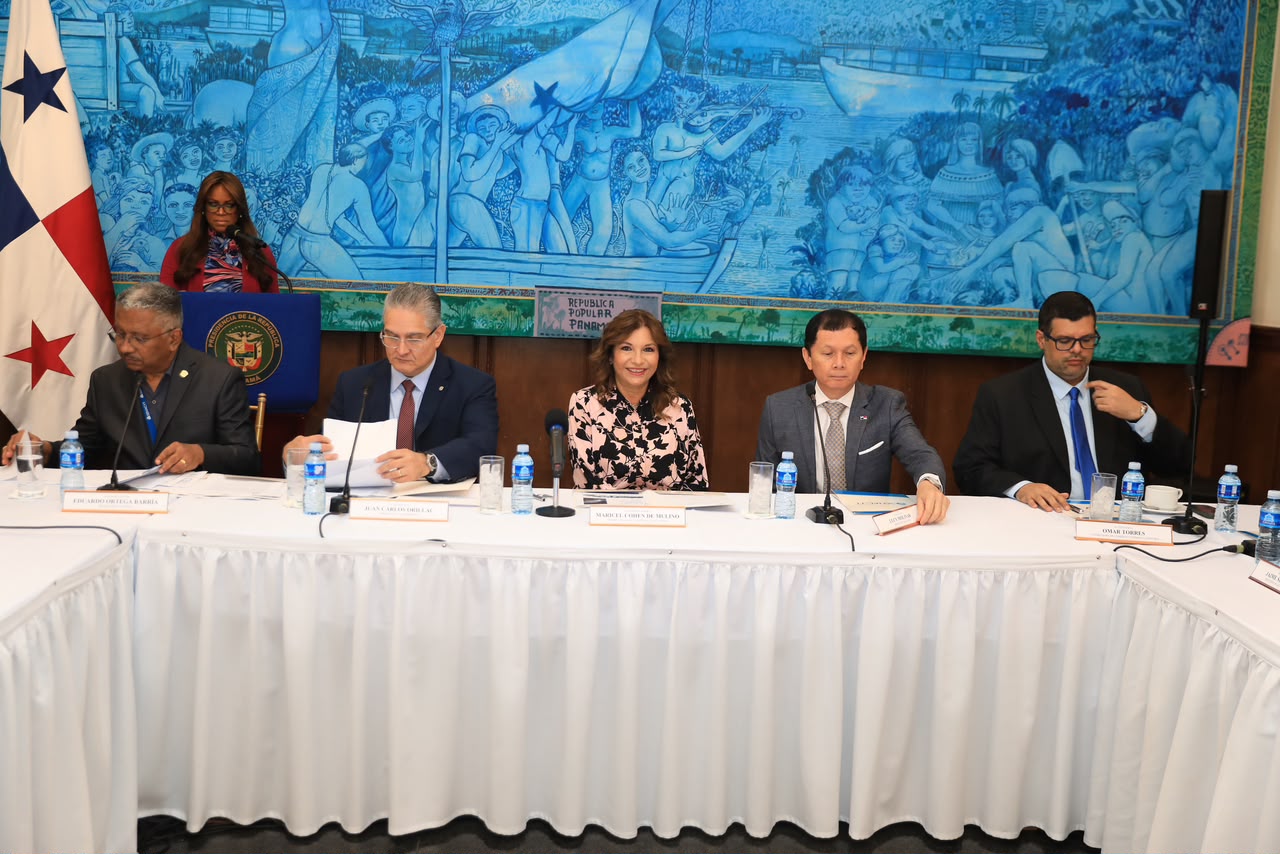 Instalan la Comisión Nacional de Tecnologías Críticas y Emergentes, Primera Dama Cohen de Mulino como testigo de honor