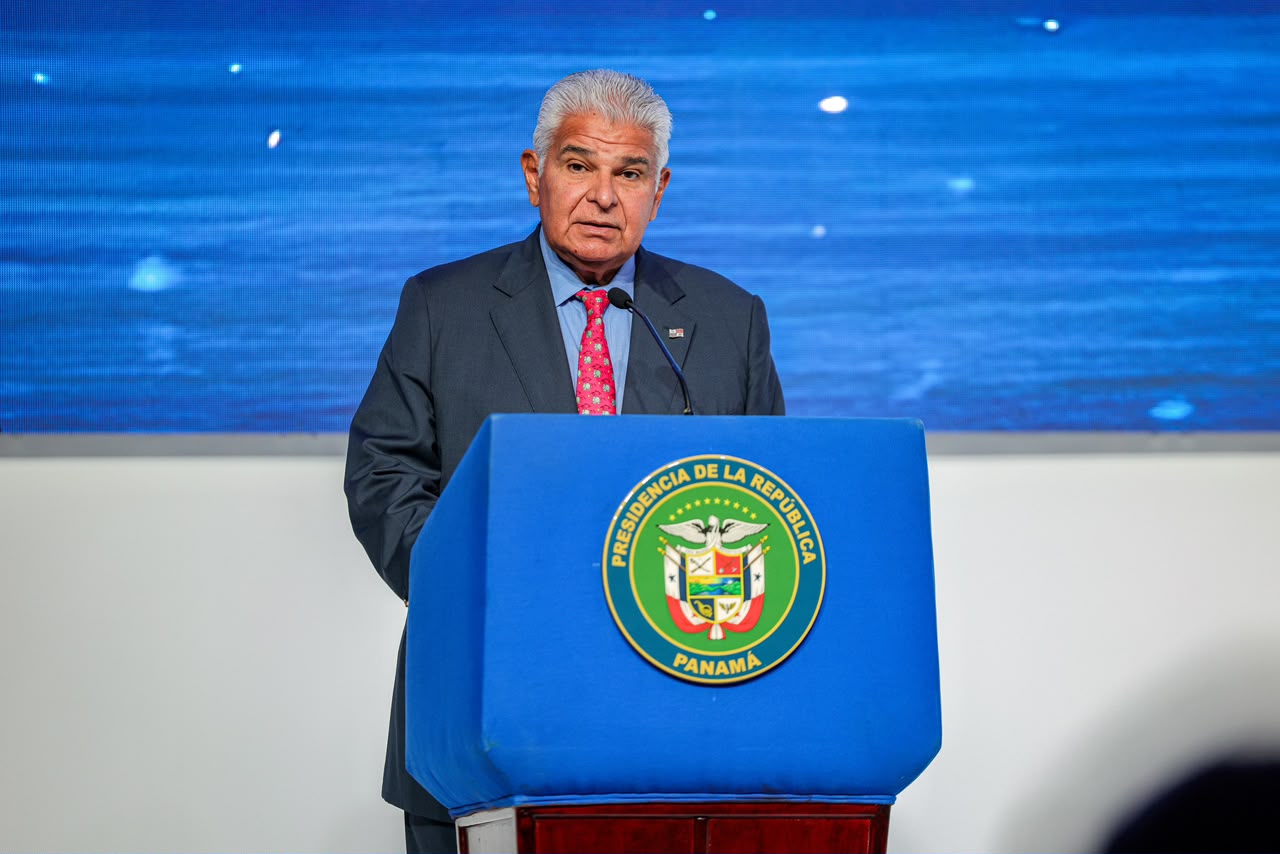 Mulino viaja a Colombia, participará en toma de posesión del presidente Abelardo de la Espriella