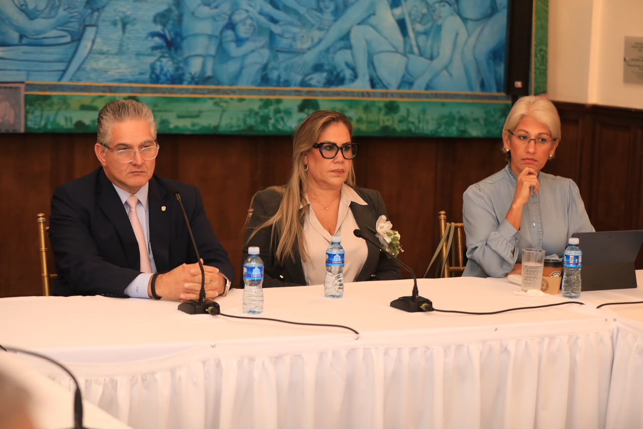 Ministro Orillac se reúne con diputados y explica reformas a la Ley de Energia