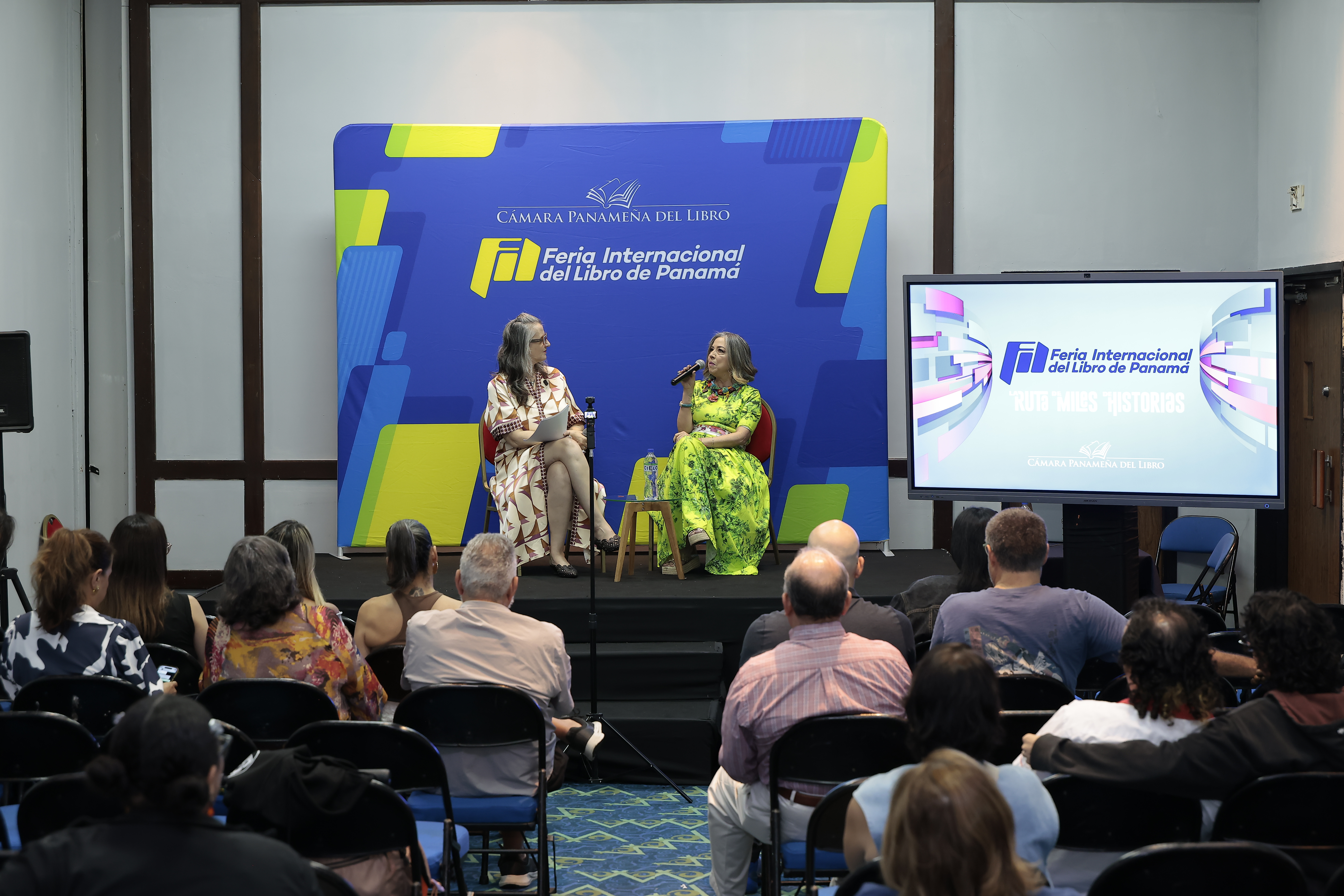 MariceMéndez presenta la novela "El viento que rompe la piel", en la Feria del Libro