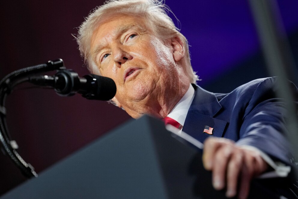 Trump dice que podría retirar nominación de Blanche