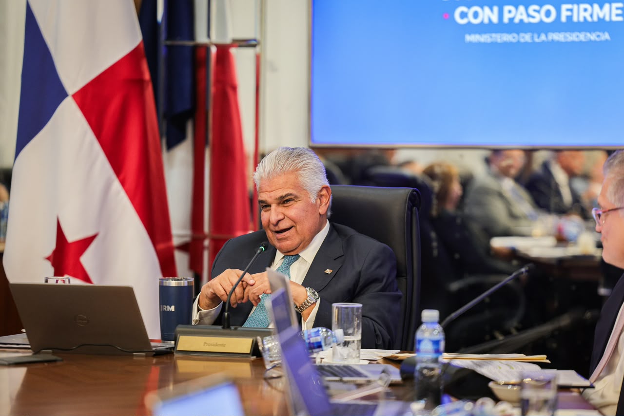 El presidente Mulino sanciona nuevas leyes, una fortalece la industria del turismo