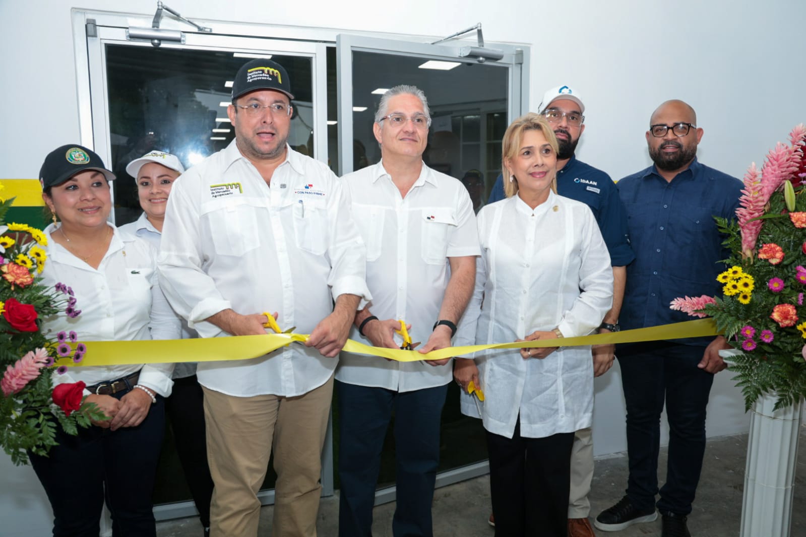 Ministro Orillac inaugura la Tienda del Pueblo en Changuinola  y supervisa varios proyectos del IDAAN