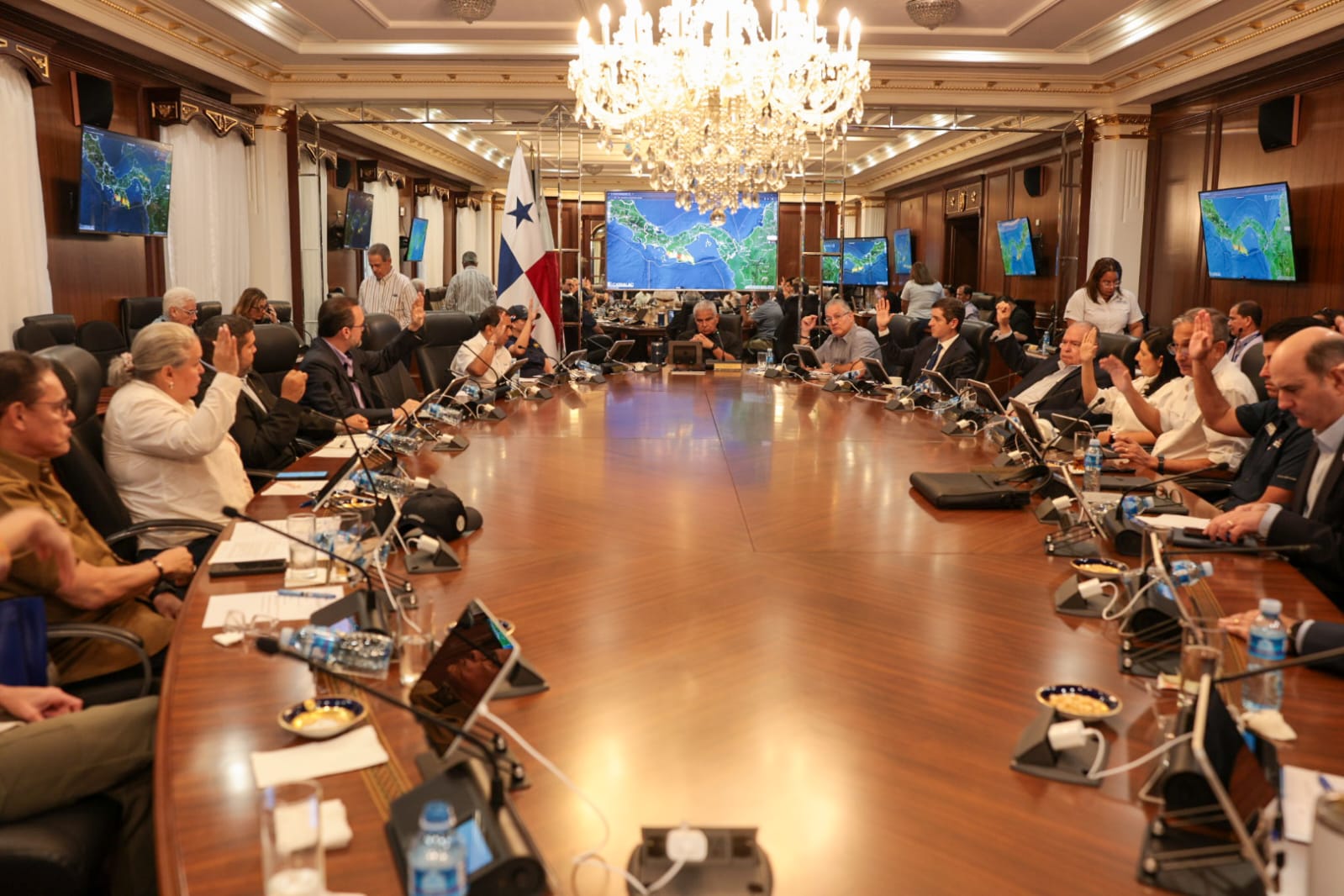 Asistencia institucional por el sismo esta operando a plena capacidad para llevar ayuda humanitaria.