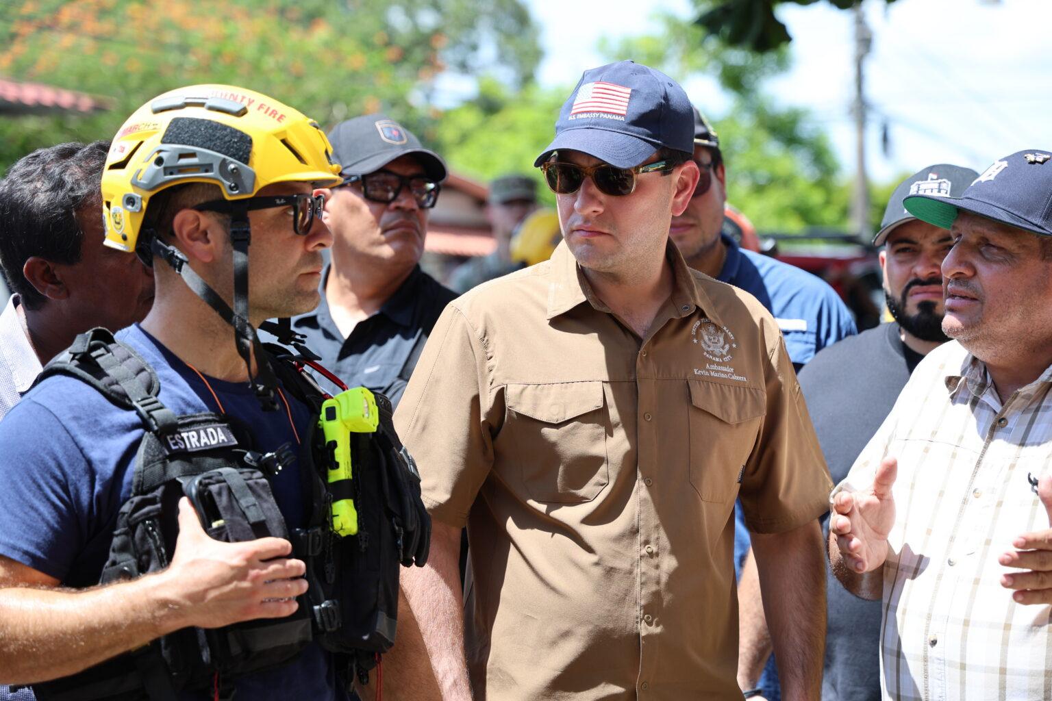 Sigue EE.UU. movilizando ayuda inmediata a Panamá por el terremoto, embajador Cabrera acompaña al equipo del Comando Sur.