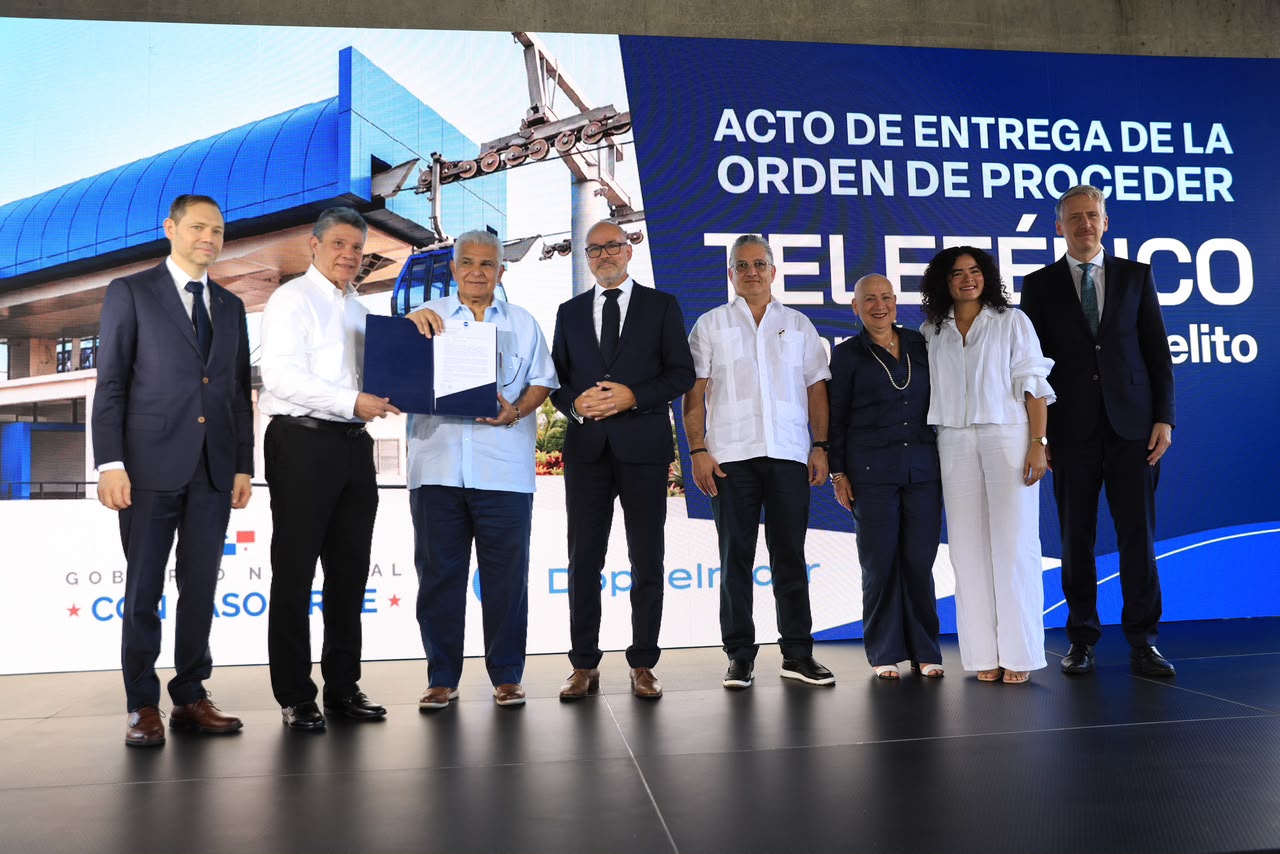 Presidente Mulino cumple promesa con Panamá, entrega orden de proceder para el proyecto de teleférico